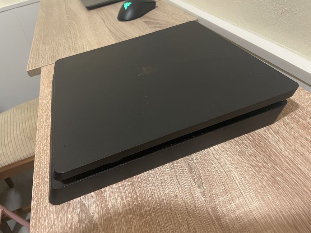 Ps4 em bom estado.
