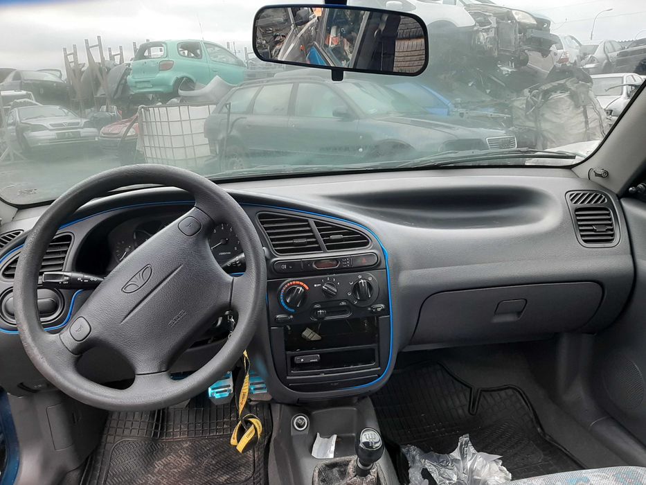 Daewoo Lanos 1.5 1999r.Element wnętrza - Opis