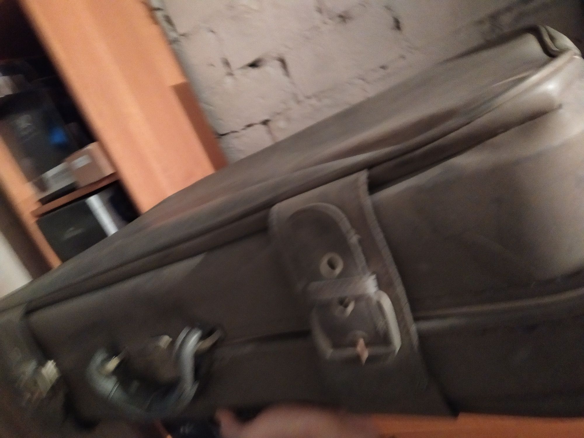 Wysokiej jakości stylowa walizka skórzana retro oldschool kółka