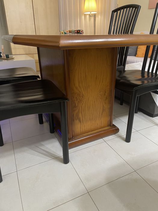 Mesa sala de jantar e cadeiras