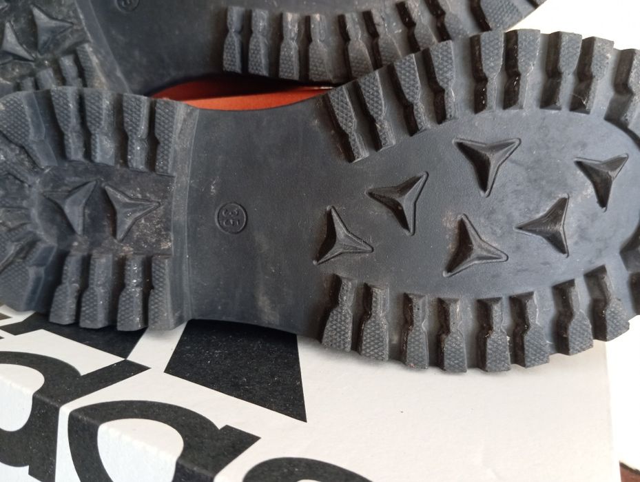 Стильні зимові чобітки черевики унісекс 35 розмір 22 см устілка с