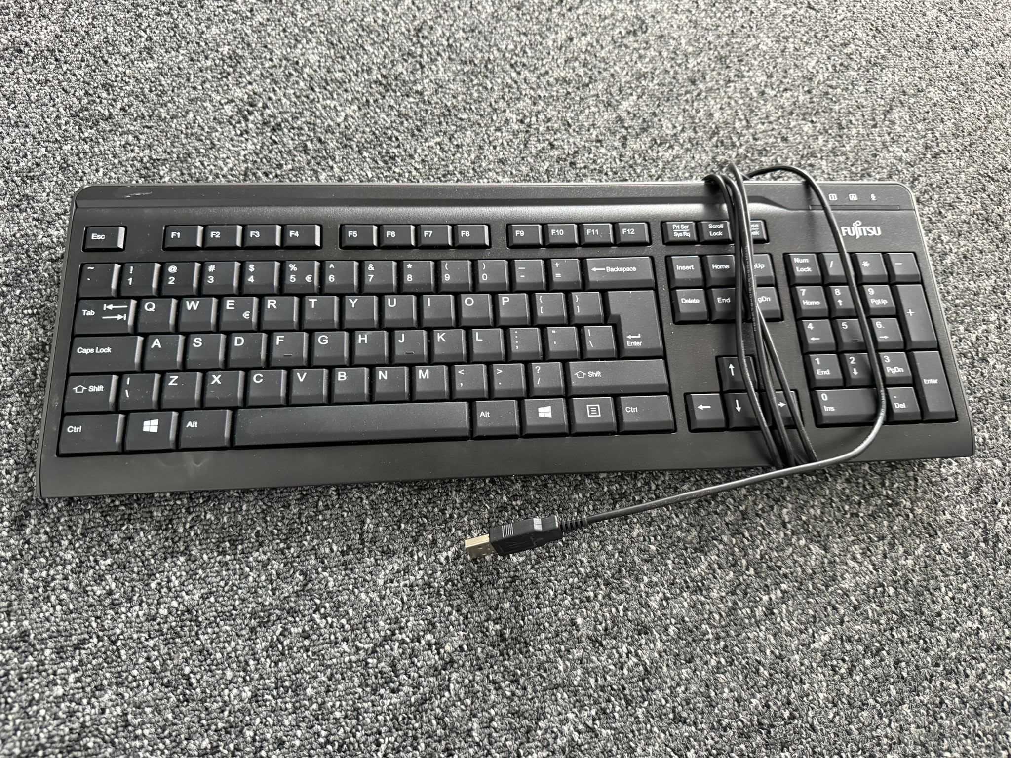 Klawiatura przewodowa Fujitsu USB – idealny stan