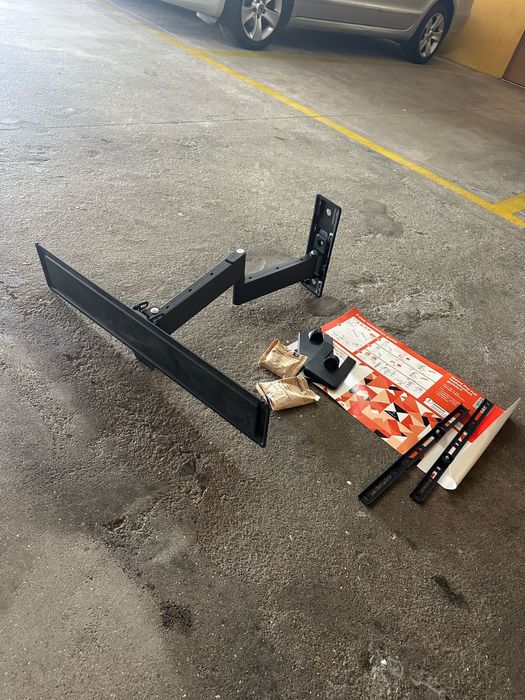 Suporte de TV (Ajustável - 32'' a 65'' - Até 25 kg)