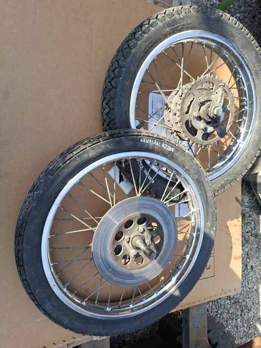 Kawasaki kz 200 felga błotnik  części