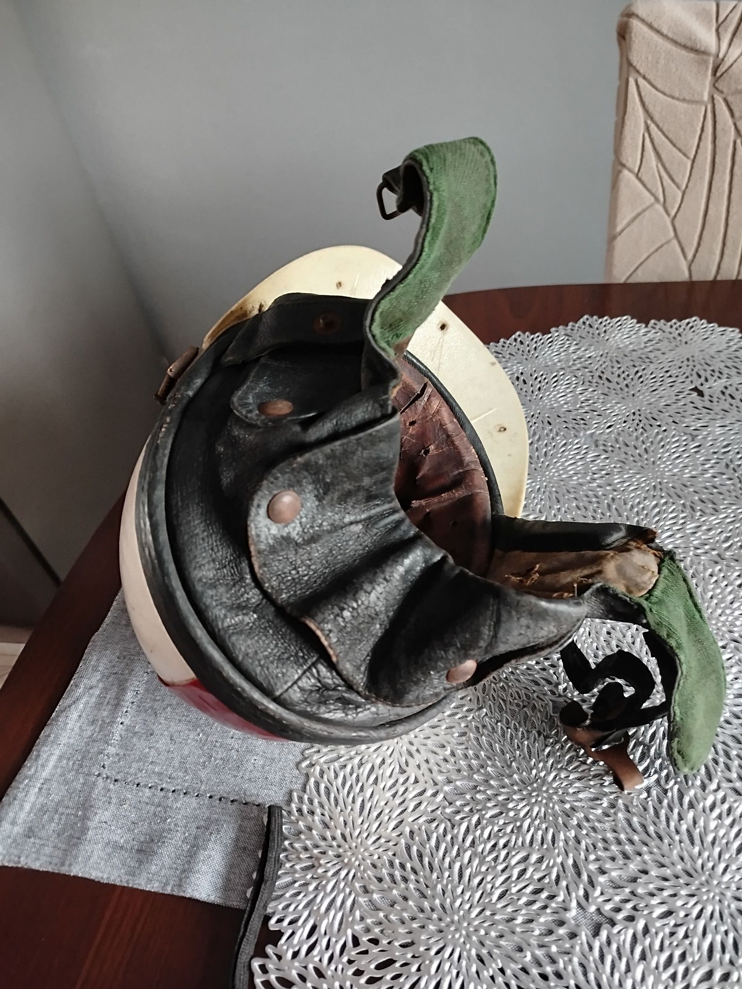 Kask motocyklowy orzeszek