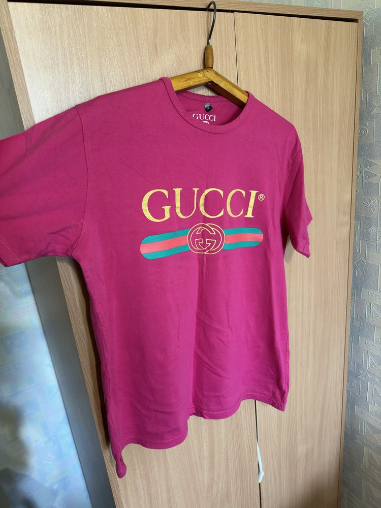 Продам мужчкую футболку Gucci