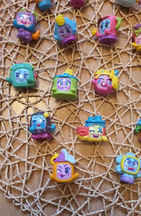 Komplet figurek MojiPops