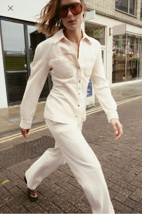 Джинсова сорочка приталена бвло кремова