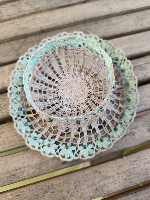 Cestinho antigo em renda