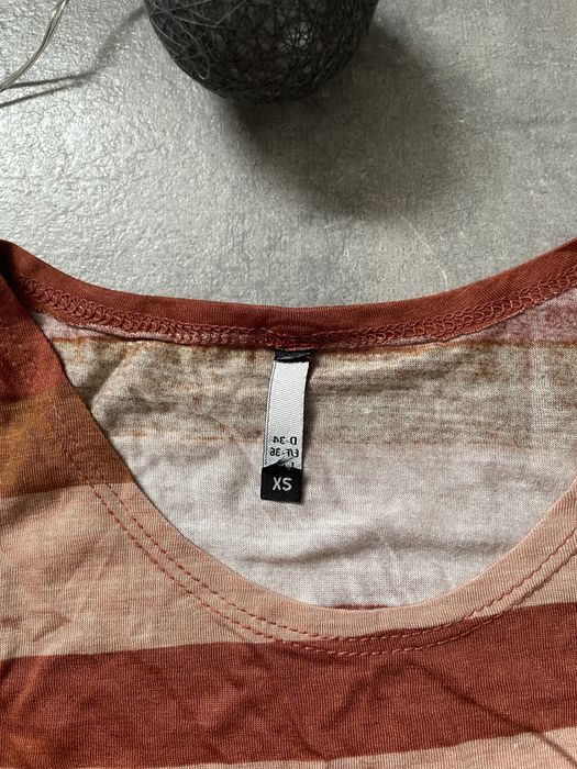 Kolorowy top w paski – rozmiar XS
