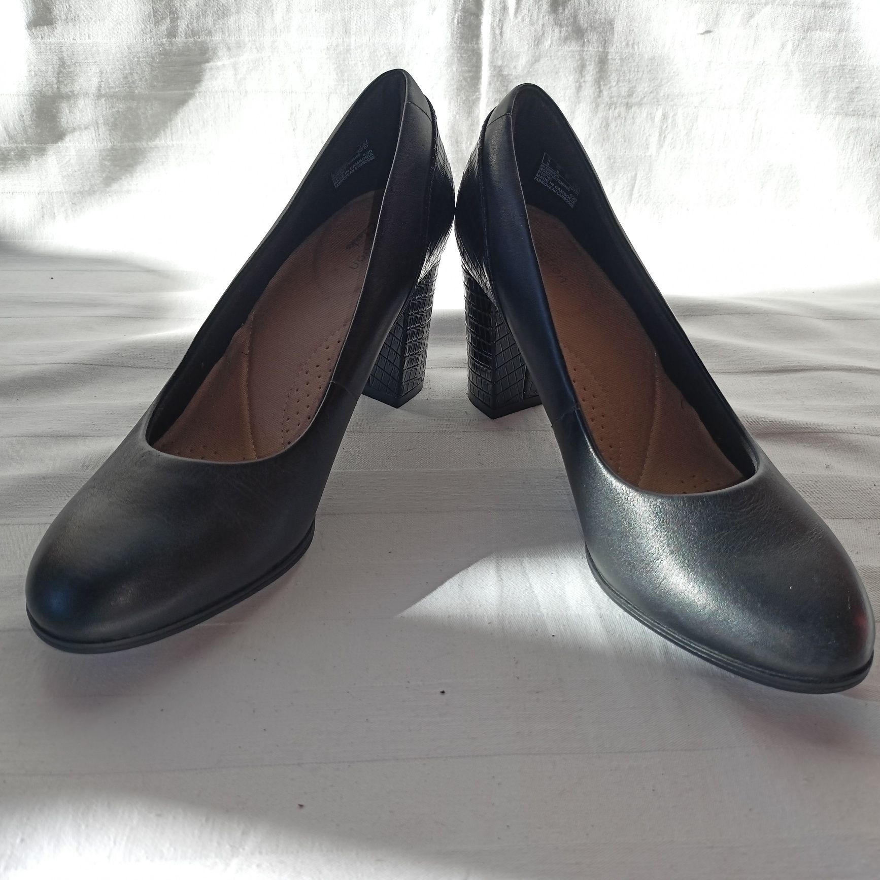 Clarks roz. 37 / UK 4 D / - dł. wkł. 23,5 cm - skóra - super stan