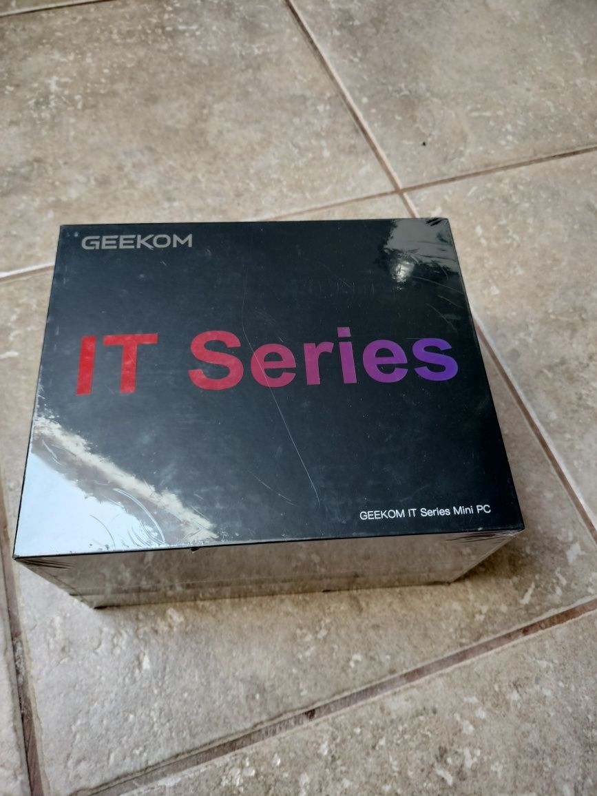 Mini komputer PC Geekom i9,32ram