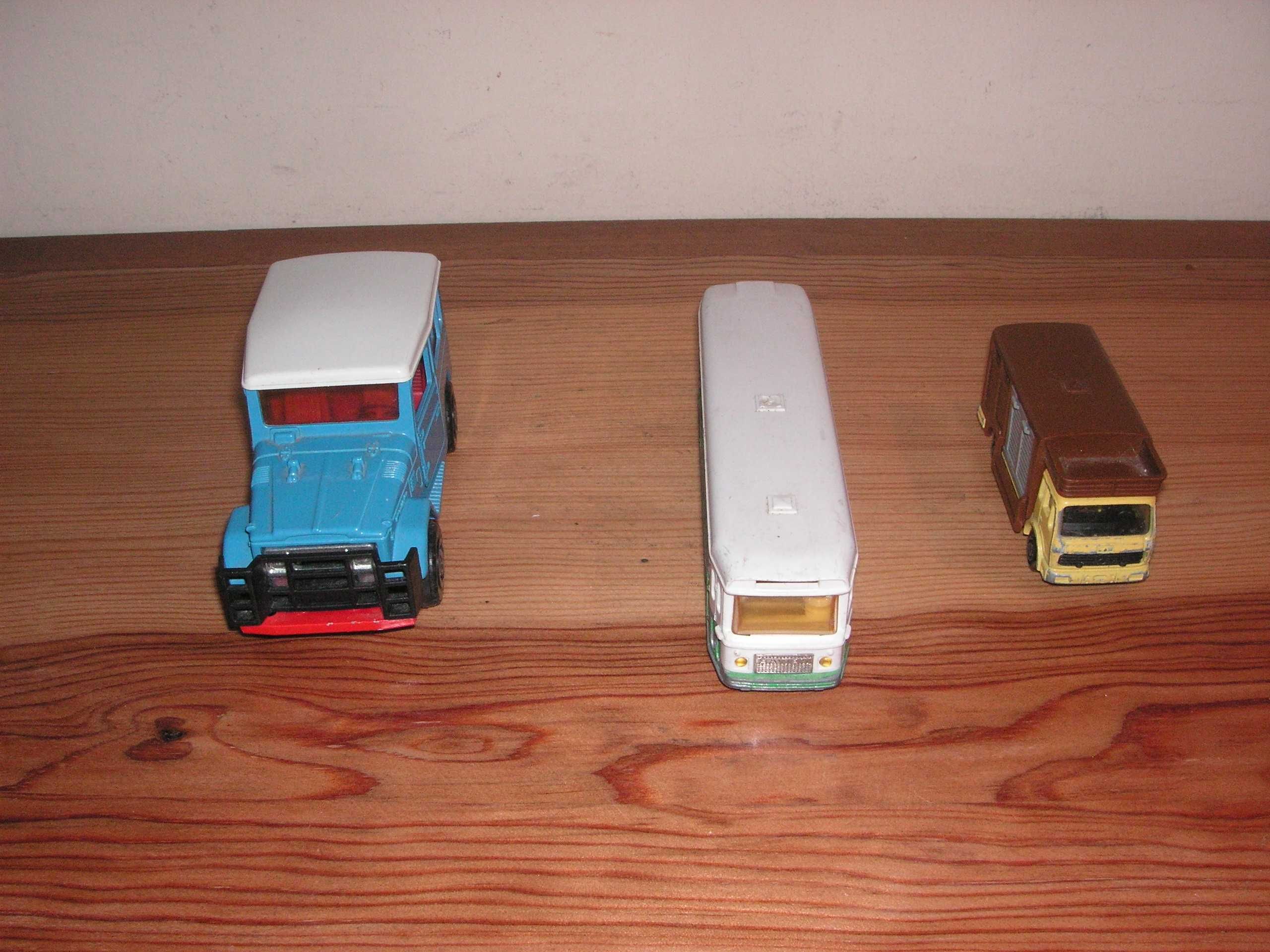 Carros Majorette Toyota 1:36 e AutoBus 1:87