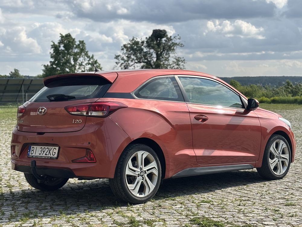 Hyundai i20 1.4 Benzyna 100KM Czarna podsufitka zamiana