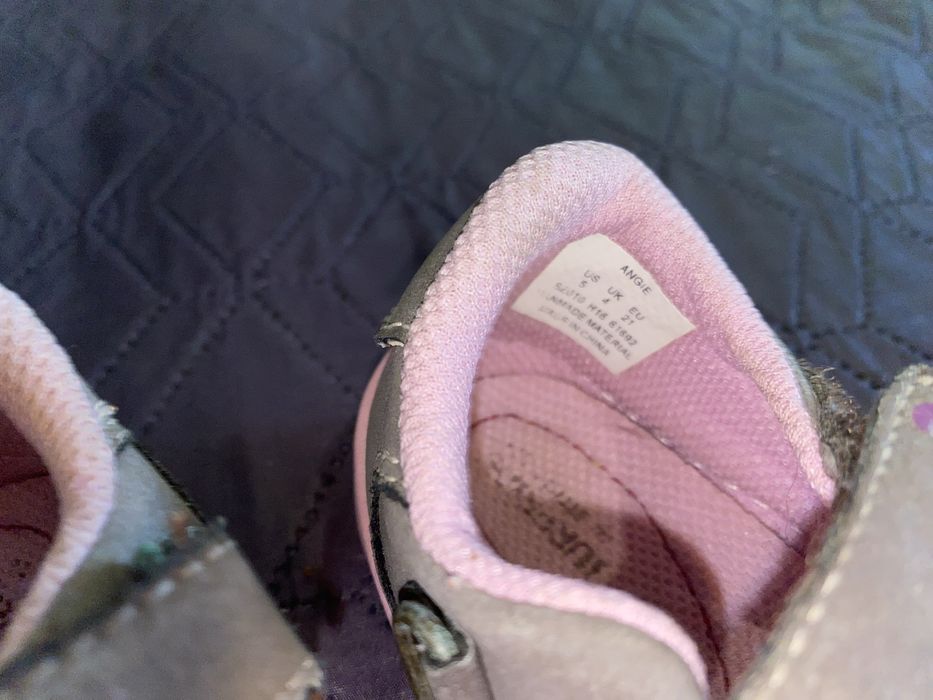 Дитячі тапки в гарному стані