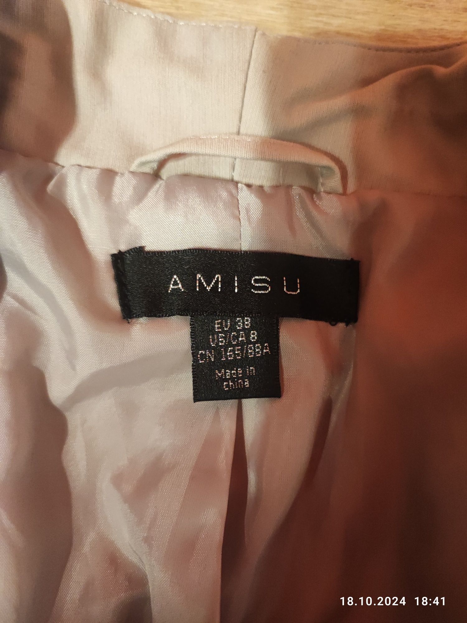 Beżowy żakiet Amisu 38