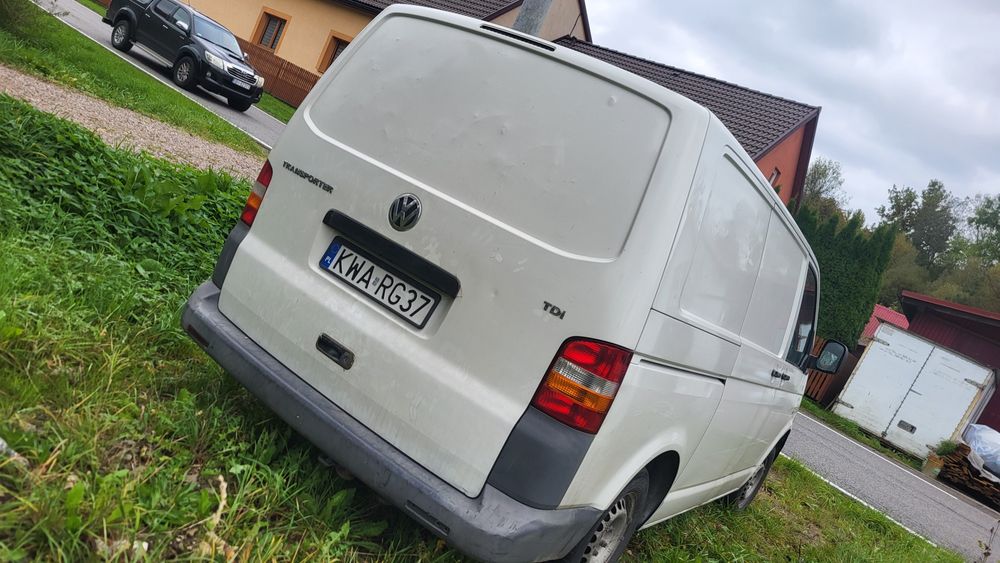 Vw / Volkswagen : Transporter T 5 / 3 Osobowy / 2,5 Silnik / 2008 R