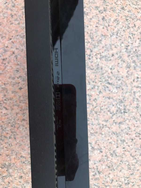 PlayStation 4 Preta