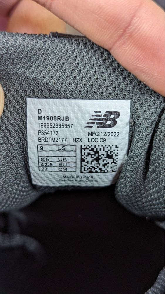 Кросівки Оригінал New Balance 1906R Black Metallic Silver M1906RJB