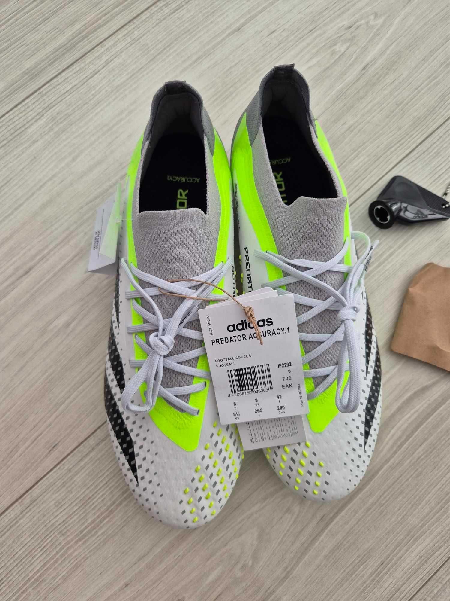 Profesjonalne korki Adidas Predator Accuracy.1 L SG IF2292 rozm. 42