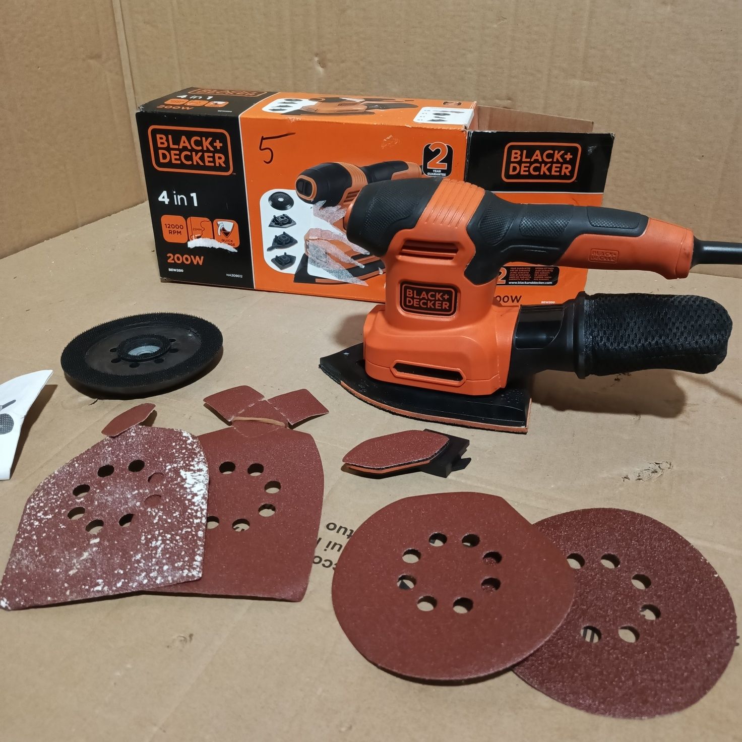 Szlifierka oscylacyjna - mimośrodowa Black decker