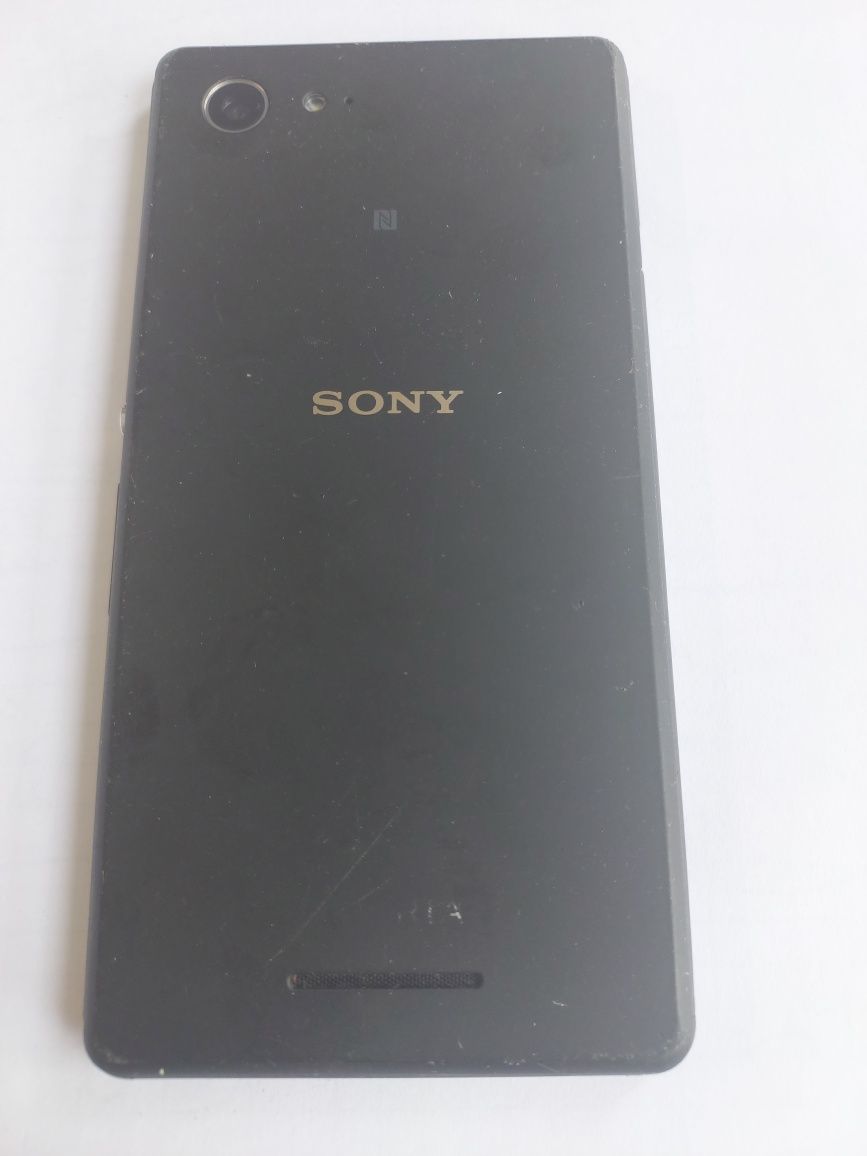 Telefon Sony D2203