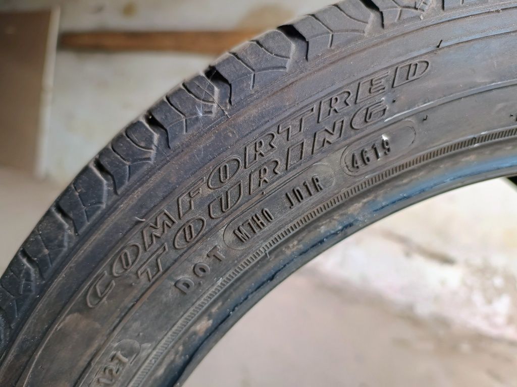 Sprzedam opony Goodyear 235/45 r 19