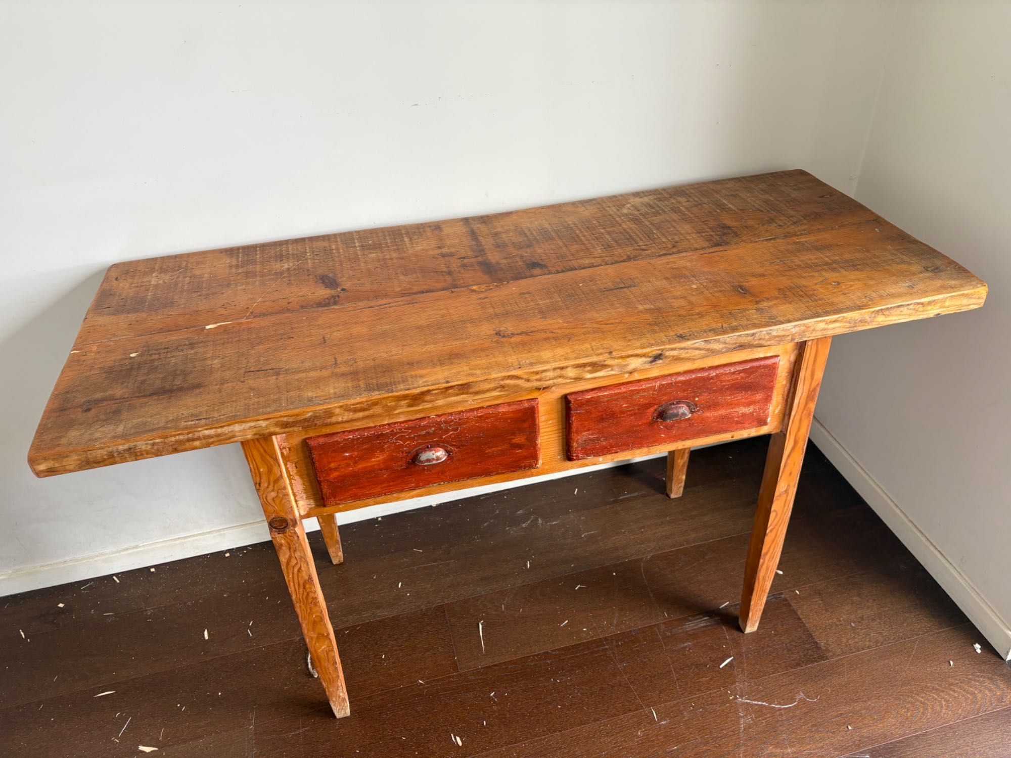Beautiful wooden table 150x60cm