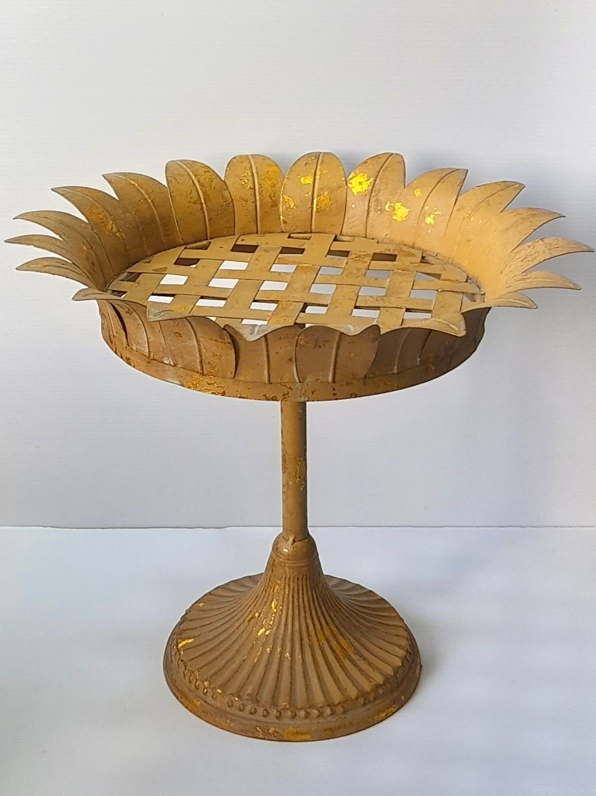 Prato de bolo dourado