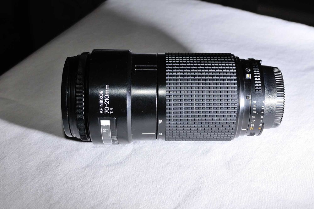 NIKKOR AF 70-210mm f/4  3200грн