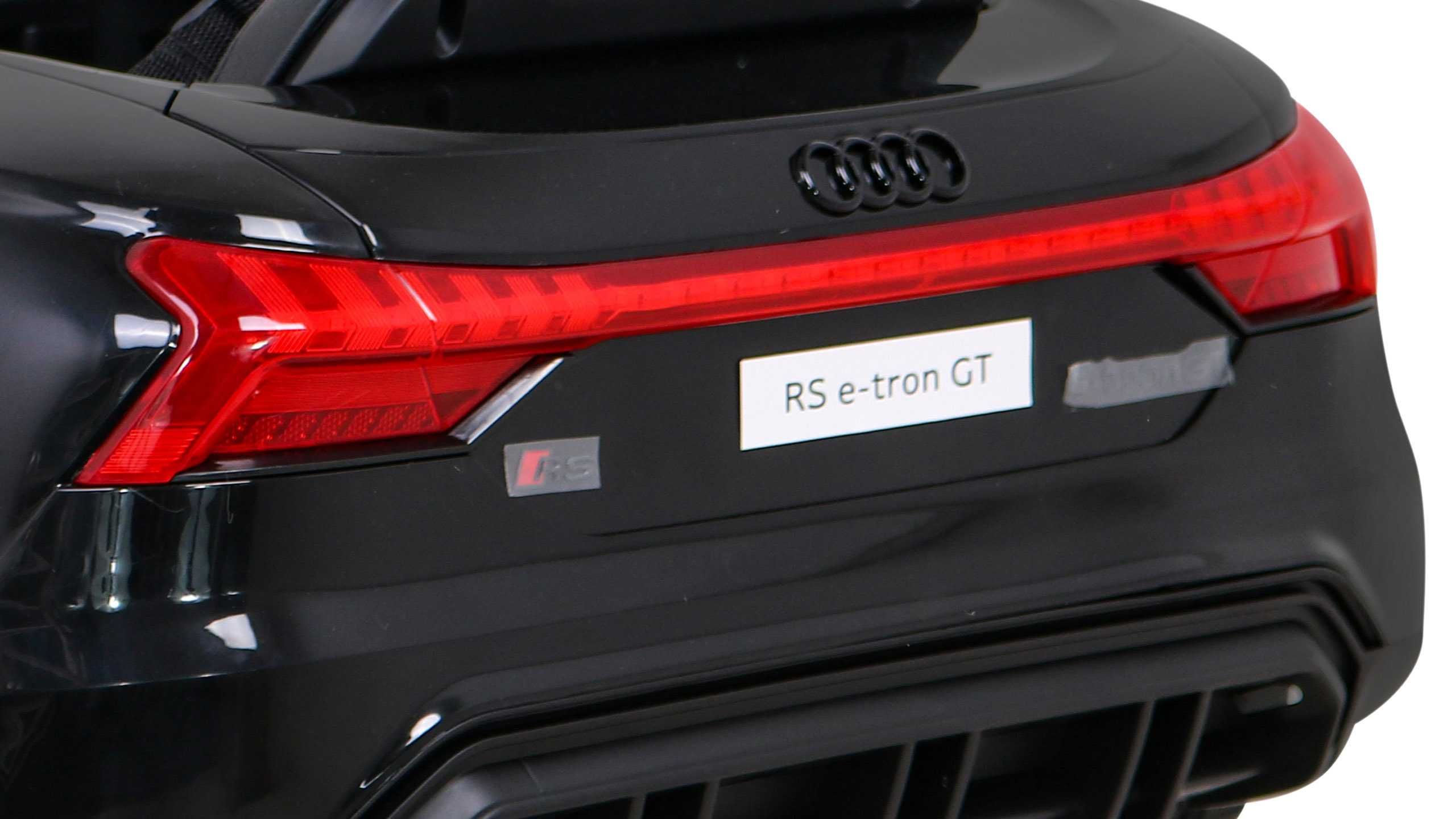 Pojazd na akumulator dla dzieci Audi RS E-Tron GT QLS-6888 czarny