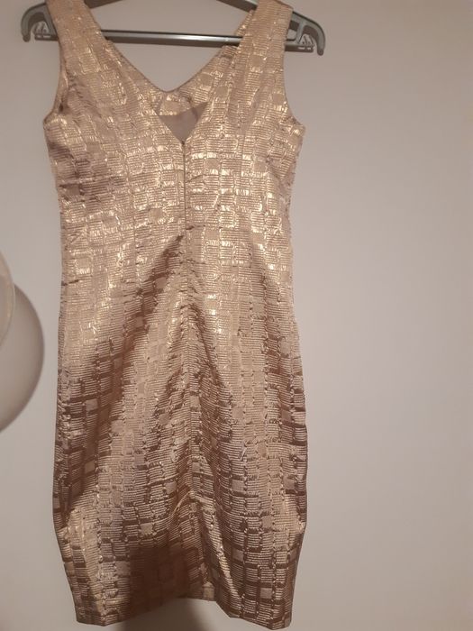 Złota sukienka błyszcząca