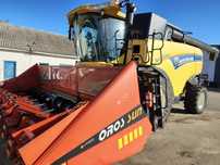 Зернозбиральний комбайн New Holland CX 8080 + 2 жатки та візок