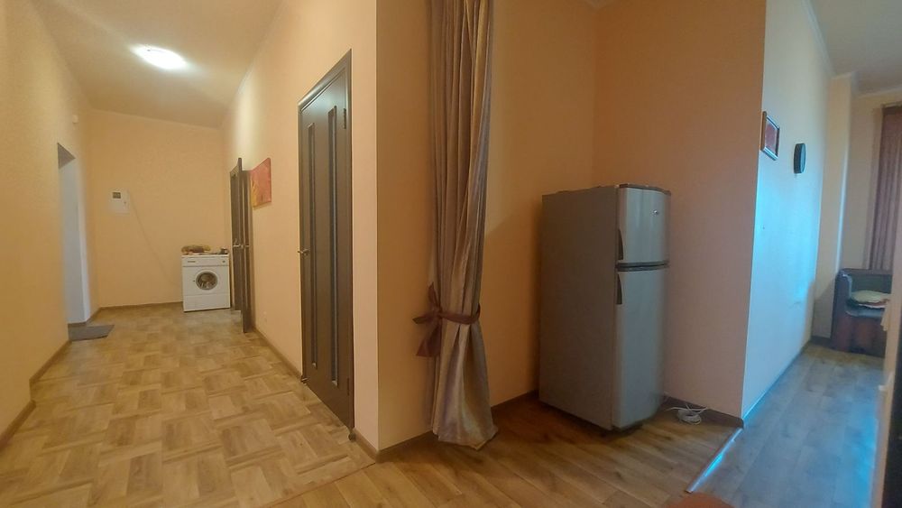 Простора 2-кімнатна квартира 73 м² вул. Миколи Закревського 93-А