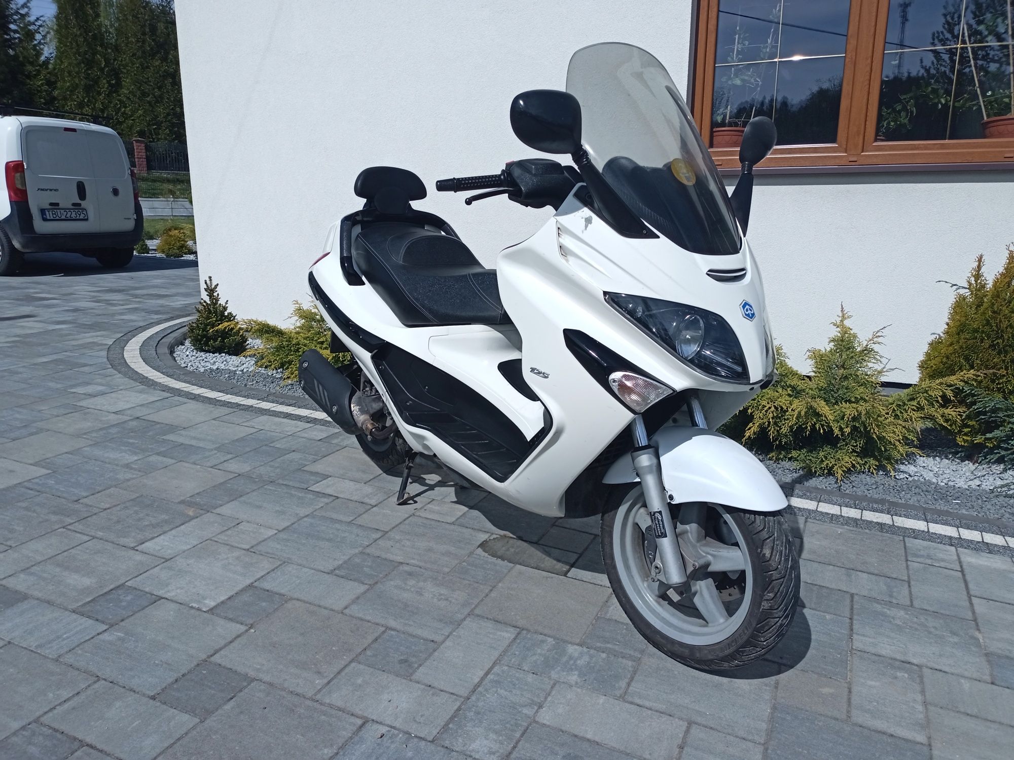 Skuter Piaggio 2016r. xevo 125cm motor