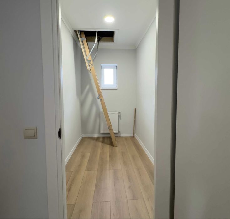 Продається  новий будинок-американка р-он Краснодонців