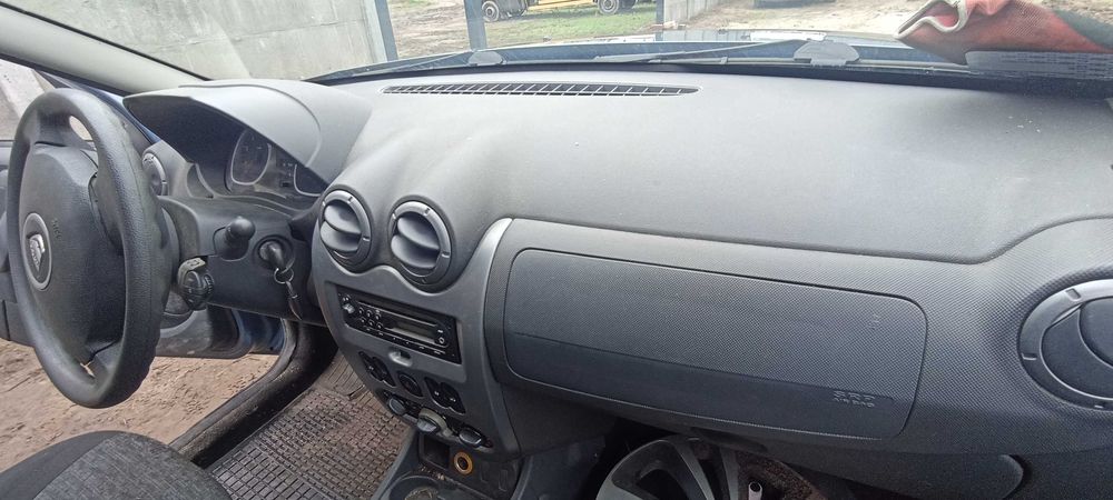 ćwiartka tył błotnik dacia duster 1.5 dci K9K lak ternf