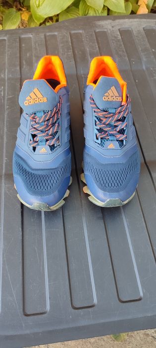 Кроси Adidas Springblead