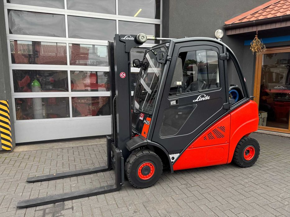 Wózek widłowy Linde H25T-01 2012 rok TRIPLEX WOLNY SKOK KABINA 469