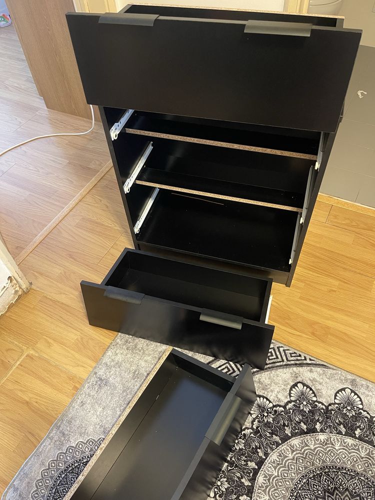 Vendo movel de entrada preto 3 gavetas novo