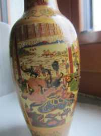 Wazon z chińskiej porcelany, ręcznie malowany sygnowany wysokość 21 cm