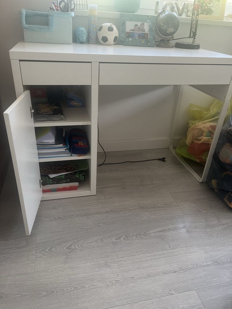 Biurko Ikea Micke z szuflada biale