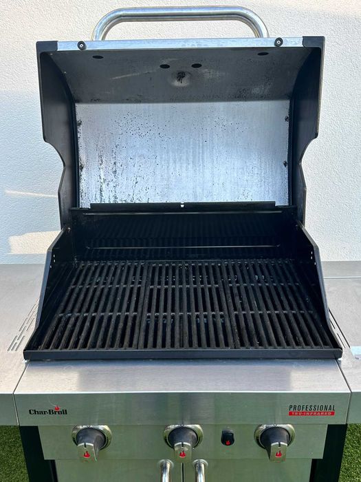 Vendo grelhador Char-Broil 140736 Professional Series 3400