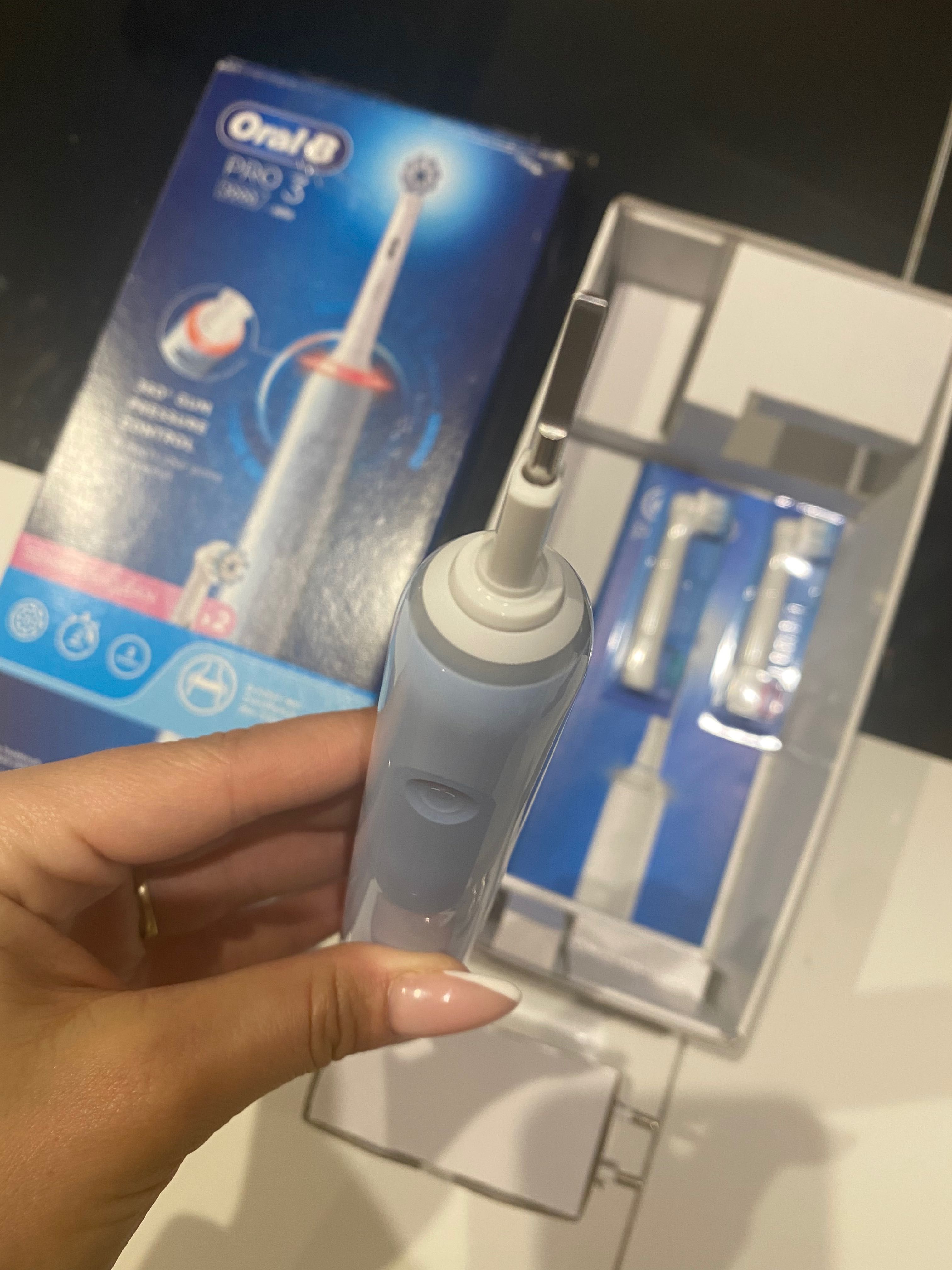 Oral-B Pro 3 3000Elektryczna Szczoteczka do Zębów, Niebieski