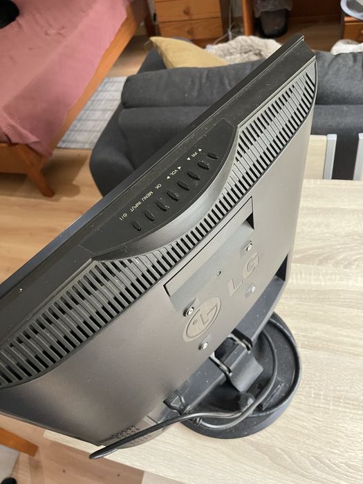 Televisão LG Preta - Em bom estado