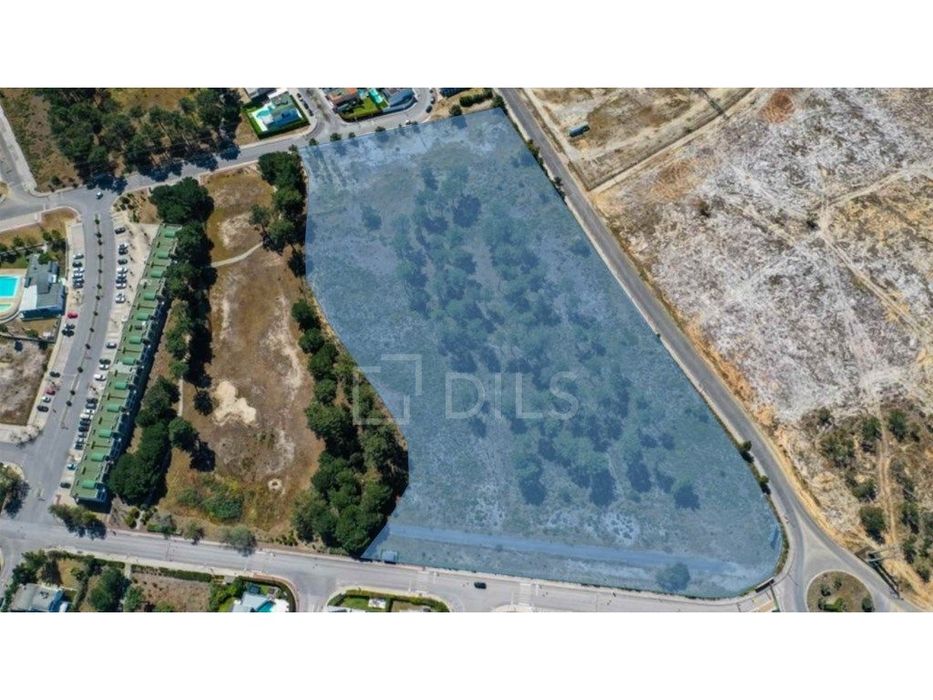 Terreno com PIP aprovado para aparthotel de 4 Estrelas, em Palmela