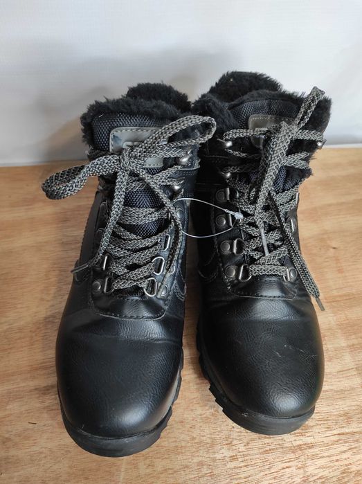 213.38. Buty stajenne Steeds rozmiar 38