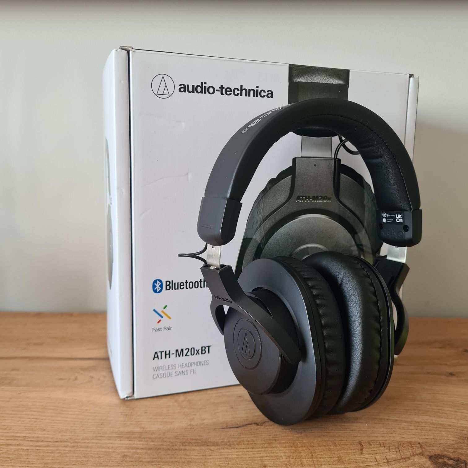 Професійні бездротові навушники Audio-Technica