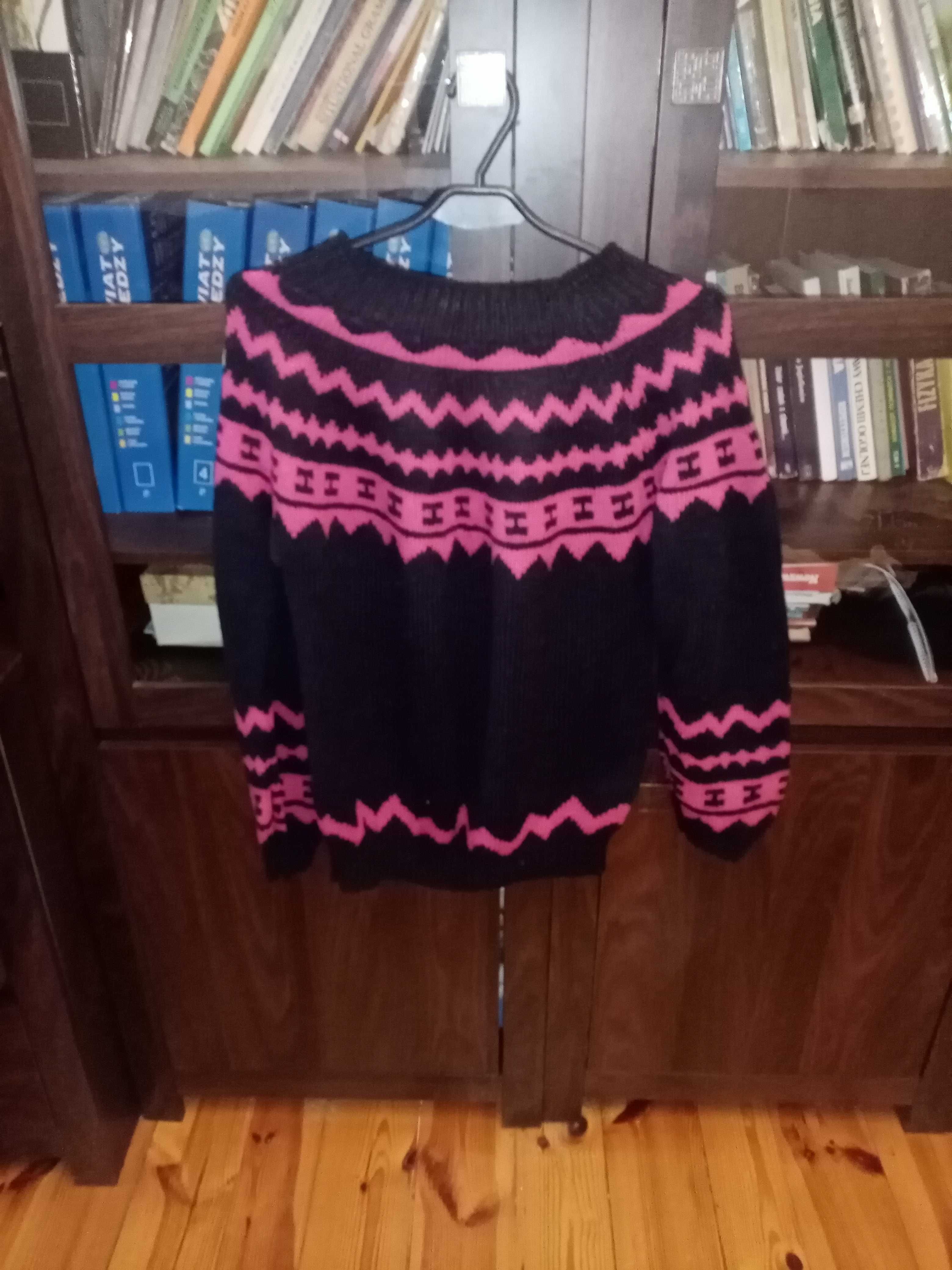 sweter zrobiony na drutach