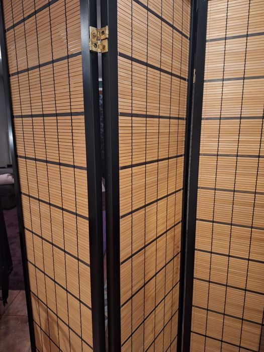 Biombo madeira e palhinha